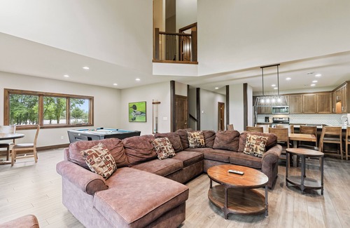 Crosslake Condo | Ideal Location on WFC |Pool Table| Pool & Hot Tub
