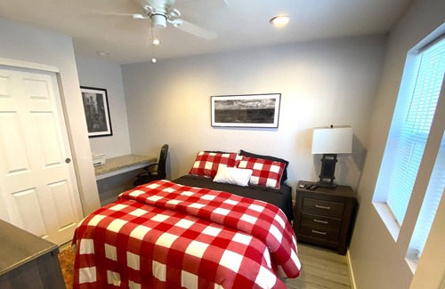 Southside House | Ideal Location to Downtown and NAU!
