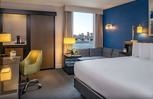 East Cambridge Hotel | Ideal Mix of Comfort and Value! Near Boston Public Library, w/Indoor Pool!
