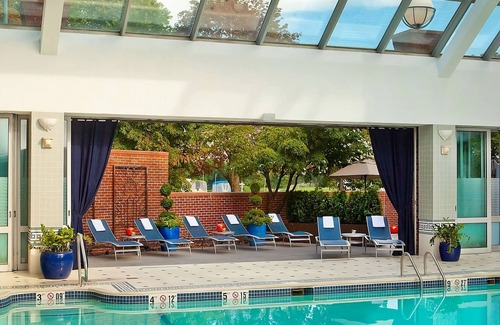 East Cambridge Hotel | Ideal Mix of Comfort and Value! Near Boston Public Library, w/Indoor Pool!