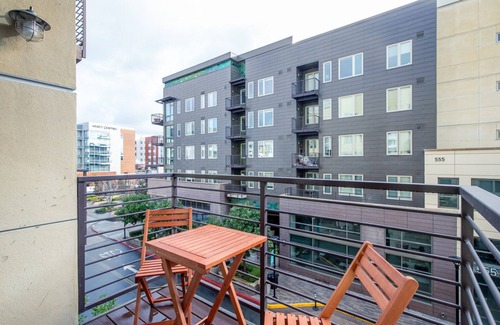 Mountain View Apartment | Ideal Mountain View 1BR w/Pool, Gym, Spa, near Apple, by Blueground