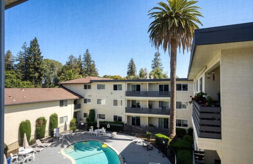 Edgewood Park Apartment | Ideal Redwood City 2BR w/W/D & Pool, nr TJ & WF, by Blueground