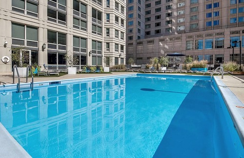 Rush and Division Apartment | Ideal River North 1BR w/pool, gym, nr. L & Magnificent Mile