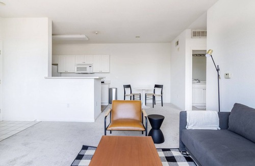 South San Jose Apartment | Ideal San Jose 1BR w/ Gym, Pool, W/D, near highways + VTA, by Blueground