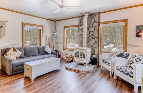 Soda Springs Condo | Ideal Ski Getaway Steps from the Slopes W/ Wood Stove, Free WiFi & Full Kitchen!