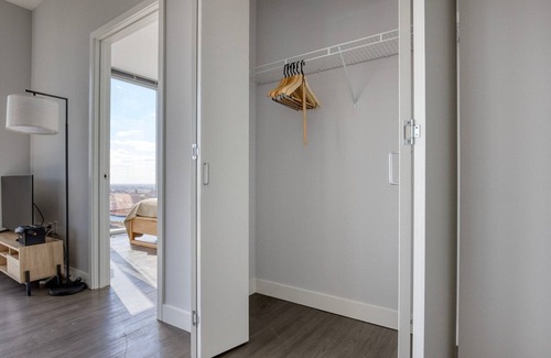 The Loop Apartment | Ideal South Loop 2BR w/Pool, Gym & Rooftop, nr L, by Blueground