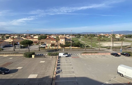 Saint-Hippolyte Apartment | Ideal studio 100m from the beach with secure parking