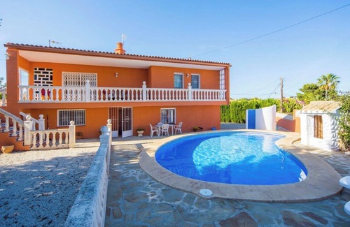 Casas de Torrat Ski Chalet | Ideal villa for family vacations, private pool, 5 minutes from the beach