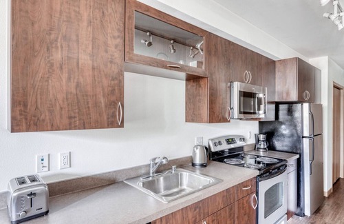 Wallingford Apartment | Ideal Wallingford 1BR w/W/D & Pets, nr shopping & bars, by Blueground