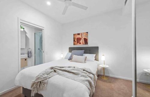 Newstead Apartment | Ideally Located 2bed 2Bath Free Parking in Heart of Newstead