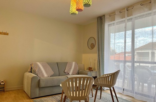 Royan Apartment | Ideally located apartment with balcony