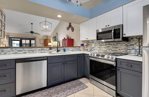 Iona Condo | Ideally Located Gated Community-Minutes to FMB! Community Pools, Pickleball, Active Social Schedule!