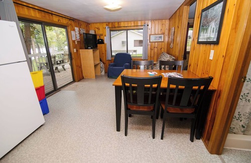 Richmond Cabin | Idle Hour, a 2 BR lakefront cabin nestled in family-friendly Riverside Resort