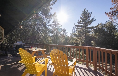 Idyllwild House | Idy Hideaway: Picturesque Mountain Cabin in Perfect Location