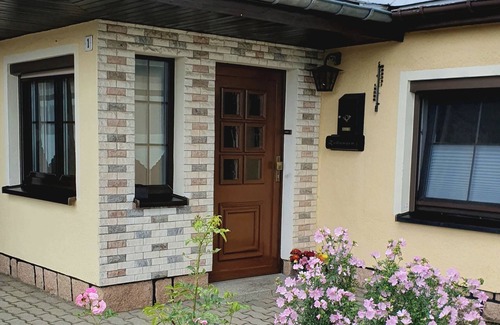 Tannenbergsthal House | Idyllic accommodation on the mountain, active geocaching and exploring regional highlights.