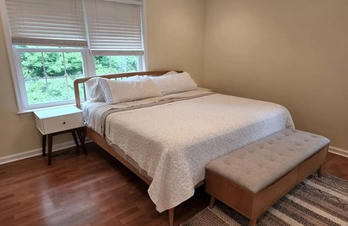 Pike Creek House | Idyllic carriage house private 2 car garage W/D