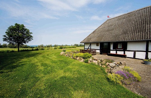 Bøjden Apartment | Idyllic farmhouse 600 m from the Little Belt