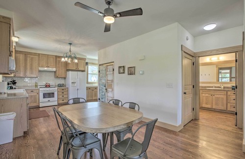 Lucerne House | Idyllic Gem: Screened Porch, 1/2 Mi to River!
