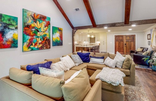 Columbus House | Idyllic Lakefront Home - Sprawling Deck & Dock