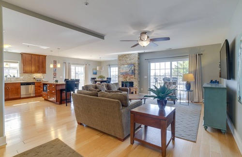 New Buffalo Condo | Idyllic New Buffalo Condo: Walk to Beach & Shops!
