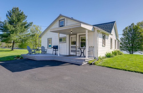 Wrightsville Cottage | Idyllic Retreat w/Lake Views - Near Marina!