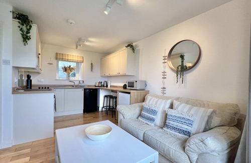 East Prawle Apartment | Idyllic rural retreat with one bedroom and parking