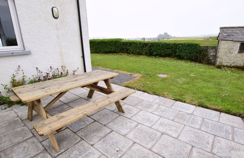 Portaferry House | Idyllic Sea View Farm House – One Minute Walk to the Beach.