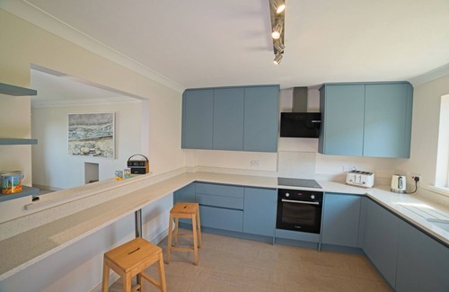 Yarmouth House | Idyllic seaside retreat. Stunning sea views in nature reserve.