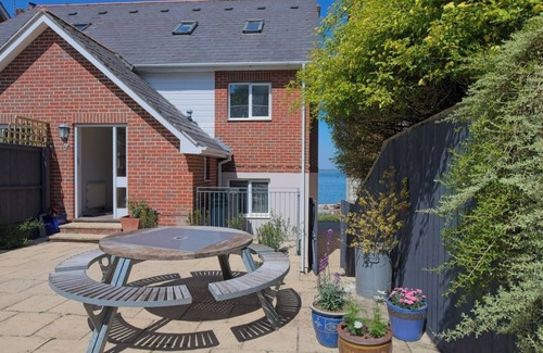 Yarmouth House | Idyllic seaside retreat. Stunning sea views in nature reserve.