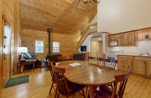 Northport Cabin | Idyllic three-bedroom dog-friendly cabin w/full kitchen, fireplace & hiking