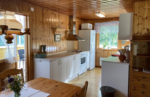 Undenas House | Idyllic vacation home for families, 75 m to the lake, in a quiet lakeside settlement
