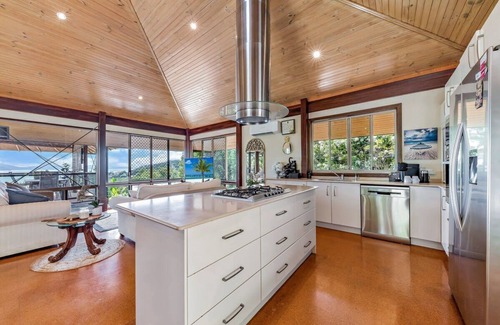 Mandalay House | Idyllic Whitsunday Holiday Home with amazing views