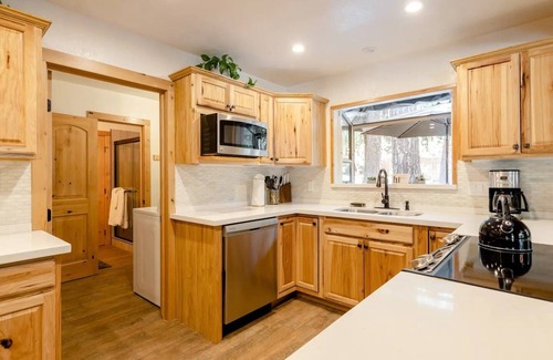 Fern Valley Cabin | idyllwild treehaus - LUXE Modern Mountain Cabin - Desirable Fern Valley Area!