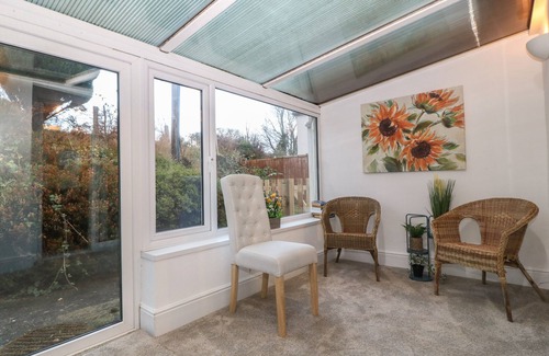 Pentraeth House | IECHYD DA, pet friendly, country holiday cottage in Benllech