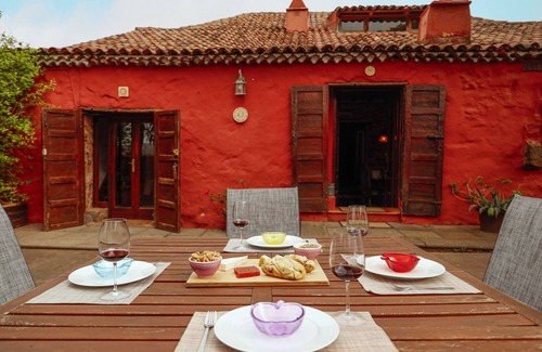 Tacoronte Villa | If you're looking for a little paradise, you're sure to find it in Masoala!nn