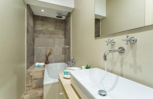 Rione XVI Ludovisi Apartment | Iflat Comfortable & Spacious Dolce Vita Retreat