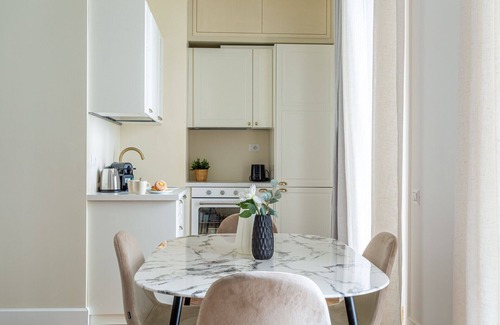 Repubblica Apartment | iFlat | Stylish & Cozy apt in the Heart of Monti