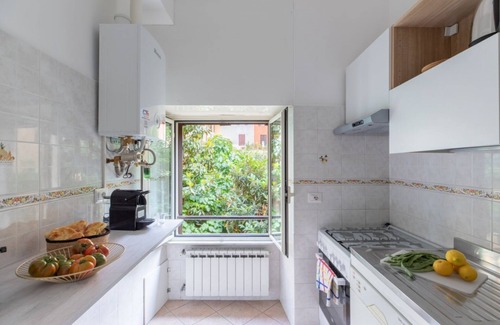 Rione XIV Borgo Apartment | iFlat | Vatican Cozy & Bright 2 Bedroom Apartment