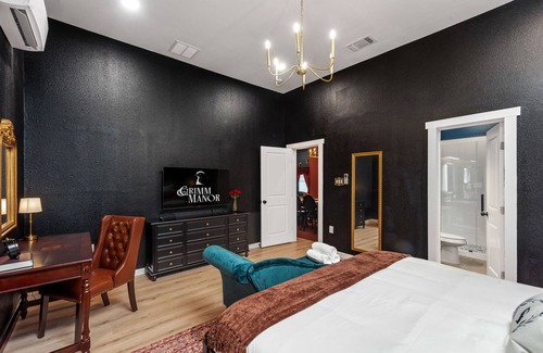Eastside Promise Neighborhood House | IG-Worthy-SA Oasis: Heated Pool+Hot Tub+Fire Pit+Movie Room