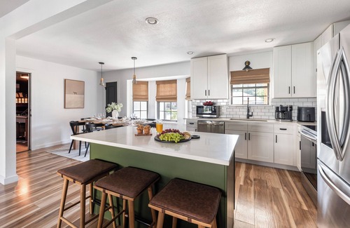 North Richland Hills House | IG-Worthy TX Oasis: Gated Pool + Fire Pit + Putt Putt + Game Room