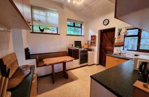 Wilderness Cottage | iGolomi Hillside Cottage, Wilderness - a sea view holiday housen