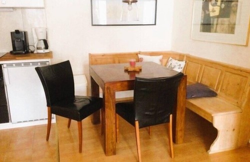 Bad Endorf Apartment | Ihre Ferienwohnung am Kurpark, 56 qm Obergeschoss, 1 extra Schlafzimmer