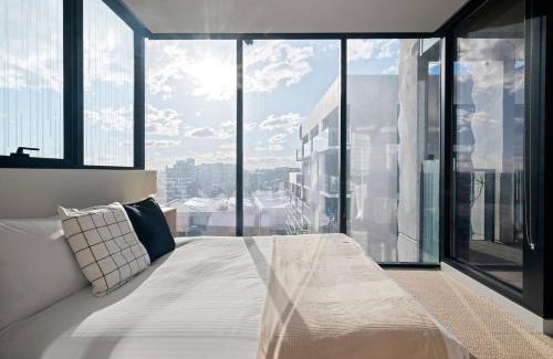 Melbourne Central Business District Apartment | Ikebana Skies - CBD Fringe by Queen Victoria Market