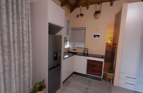 Kanye House | Ikhutse Guest House