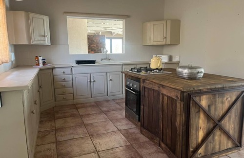 Leeupoort Cottage | Ikhutseng