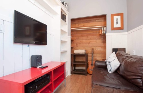 West Town Apartment | iKlektik House/Robin