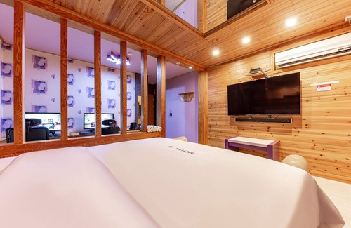 Songman Hotel | Iksan Soo