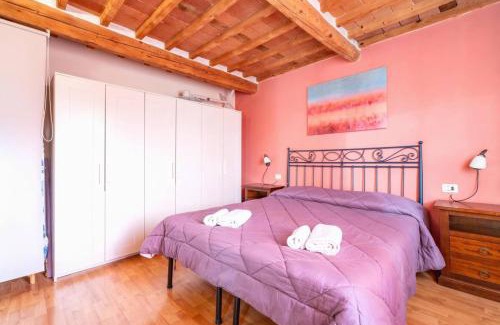 Lucca Historical Center Apartment | Il Balconcino Del Borgo