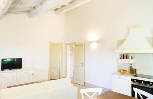 Marsciano Apartment | Il Calato elegant intimate suite