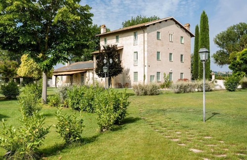 Marsciano Apartment | Il Calato elegant intimate suite